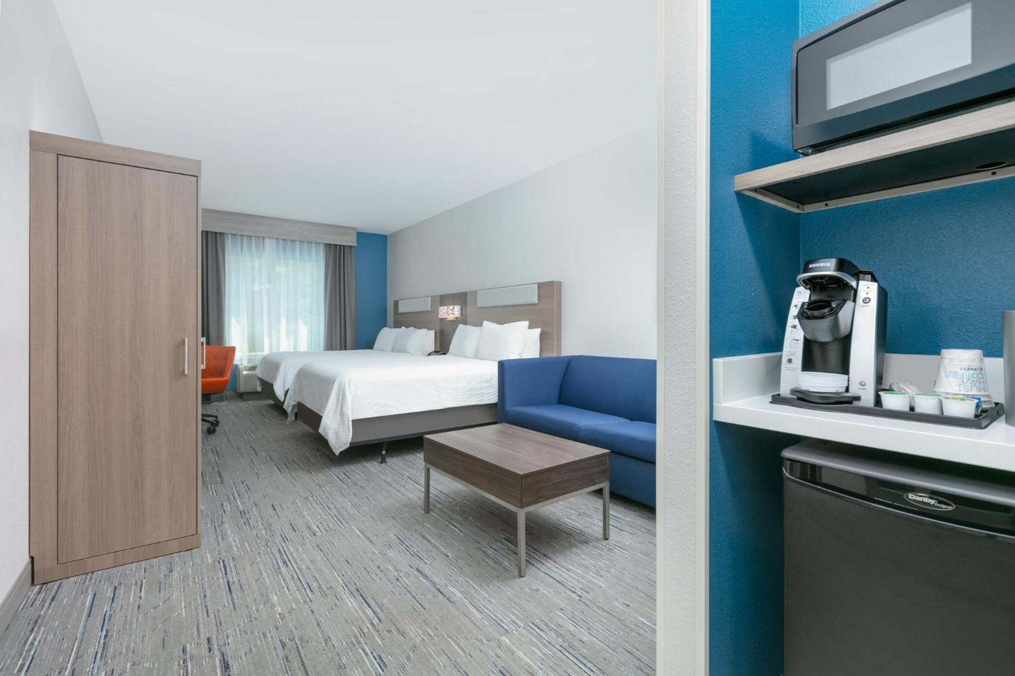 Suite Two Queen Beds
